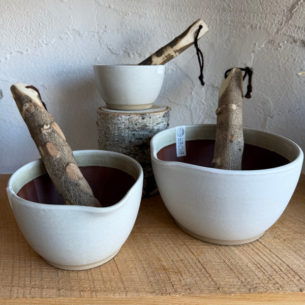 Motoshige Mortar Bowl & Pestle | White | ŪMEI
