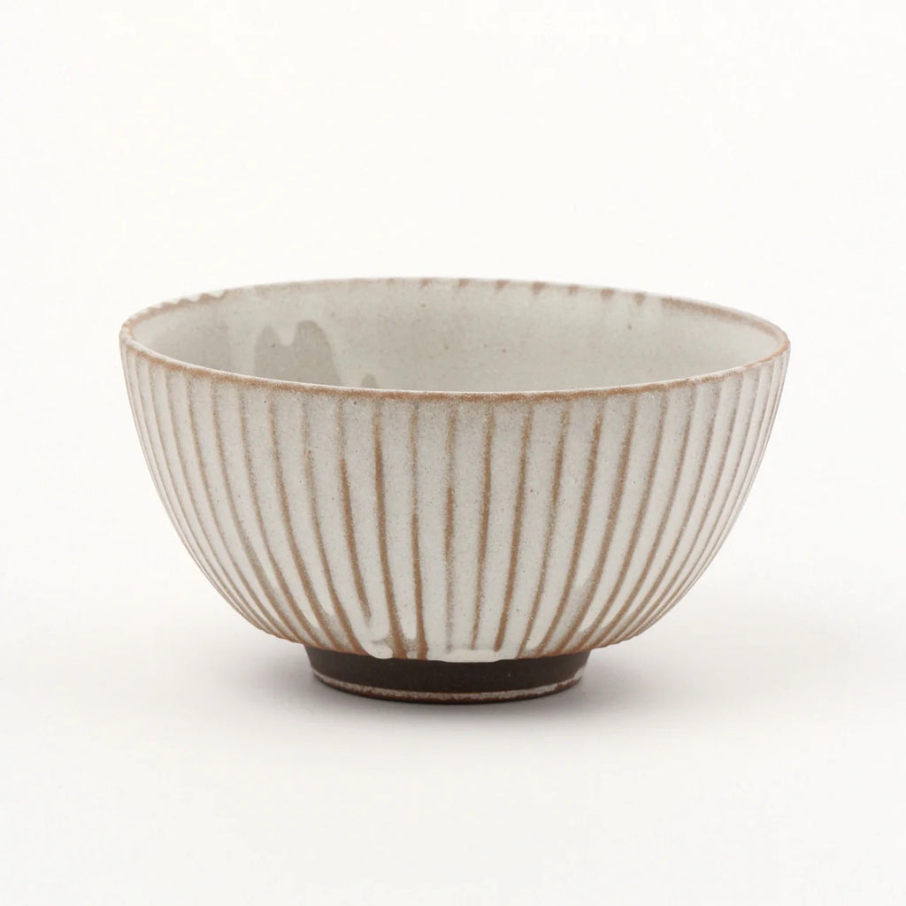 Mino Ware Black Soil Rice Bowl Tokusa Round