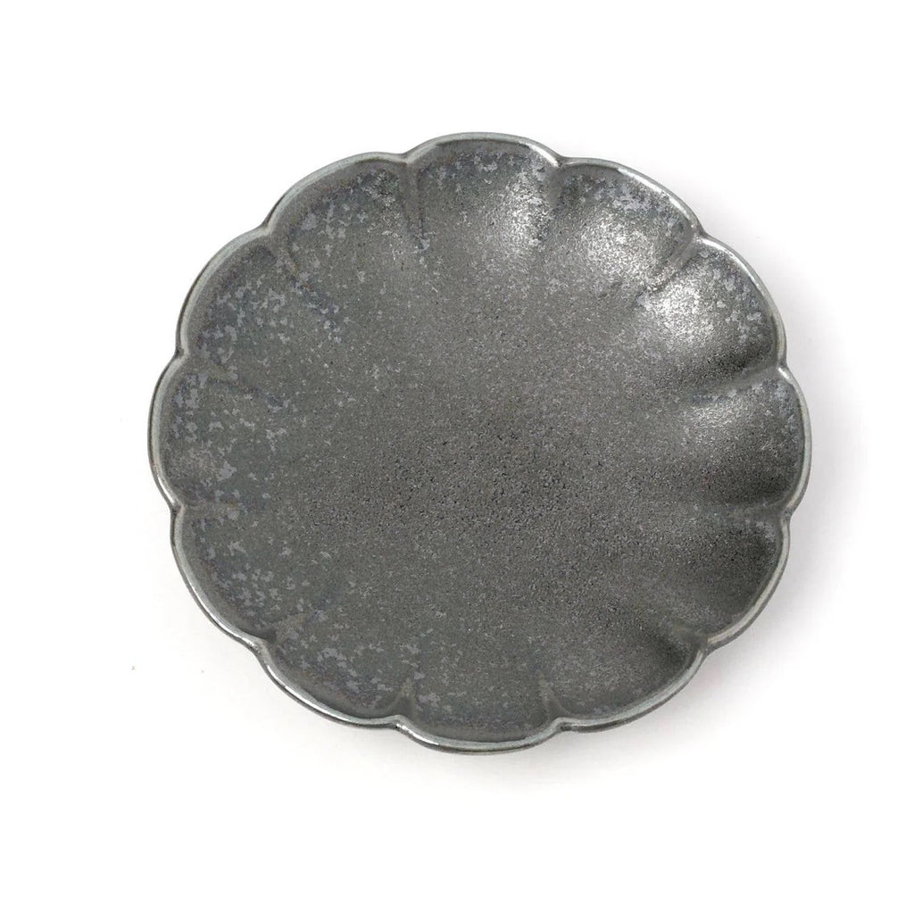 Mino Ware Mini Plate Chrysanthemum | Black