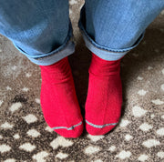 Nishiguchi Kutsushita Silk Cotton Socks | Red